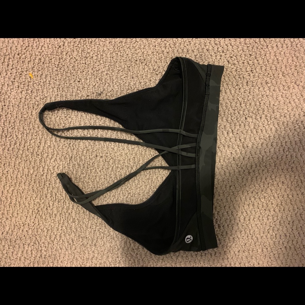 Lululemon camo sports bra
